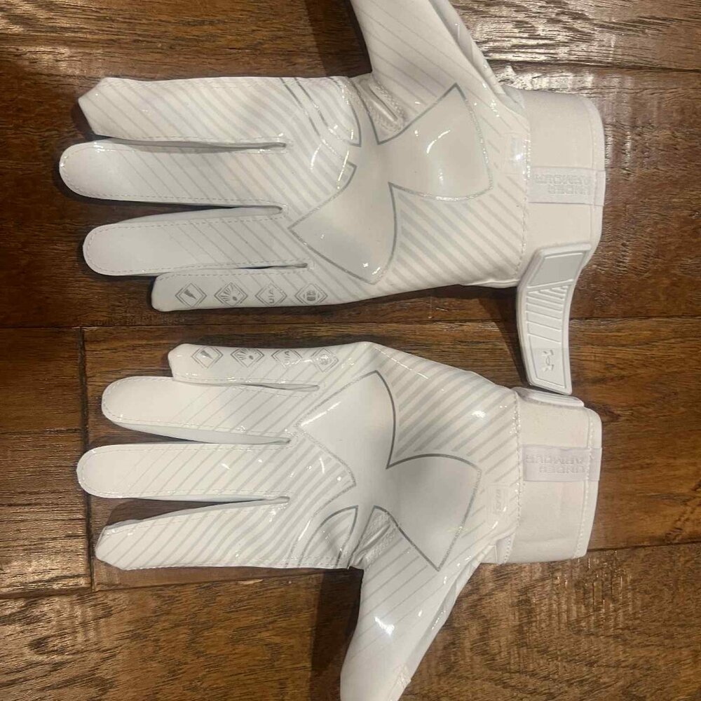 Under Armour Football Gloves